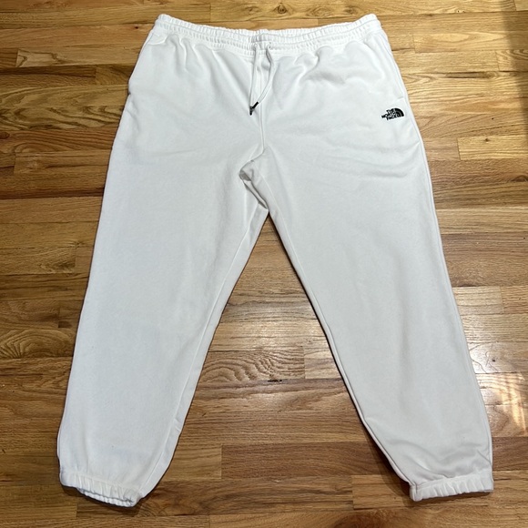 The North Face half dome white fleece jogger sweatpants NWT ⛄️🍂 - Picture 2 of 9